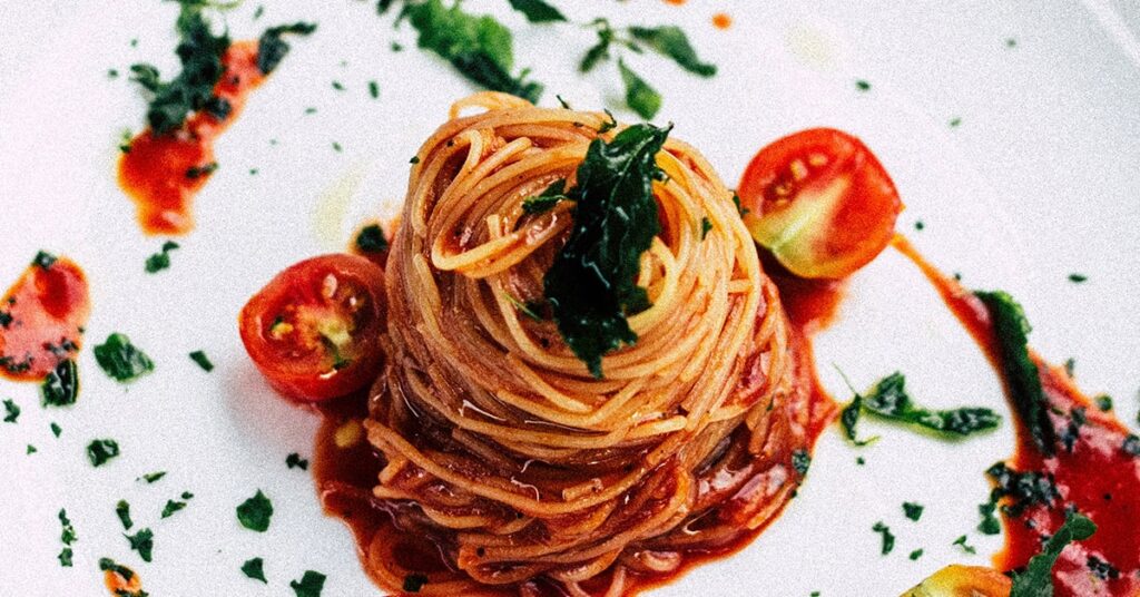 Elegant Spaghetti Pomodoro with Cherry Tomatoes